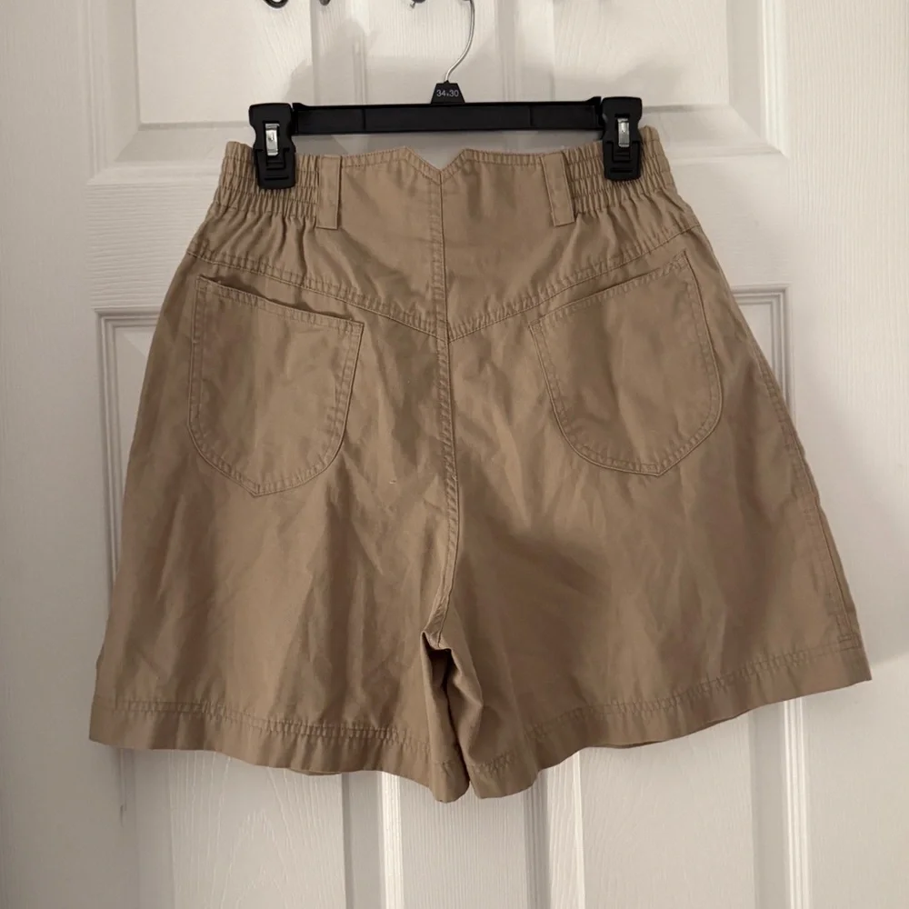 Chaus Sport Pleated Shorts Size 8 Vintage Tan